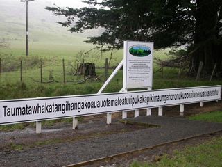 Taumatawhakatangihangakoauauotamateapokaiwhenuakitanatahu